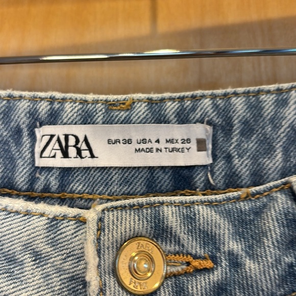 Zara Jeans Straight Leg Ripped Light Wash High Rise Size 4 - Picture 6 of 7